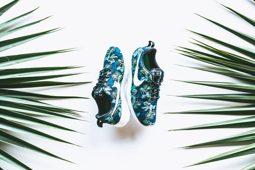 Buy Nike Rosherun Print 'Poison Green Palm Trees' 655206-413