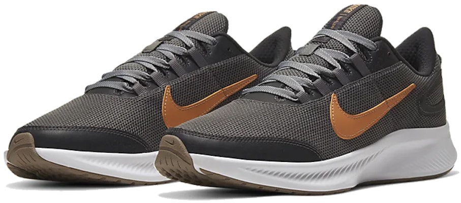 耐克全天候跑鞋2代“铁灰色” CD0223-004 Lookbook 耐克全天候跑鞋2代“铁灰色” CD0223-004