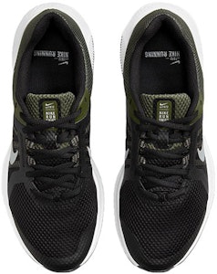 Nike Run Swift 2 低筒 跑步鞋 男款 黑綠 Shop Nike Run Swift 2 低筒 跑步鞋 男款 黑綠