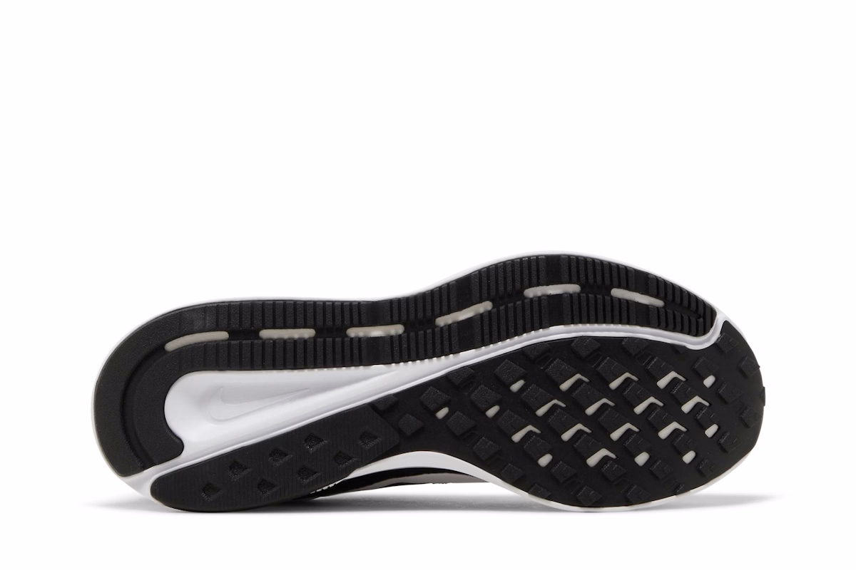 Nike Run Swift 2 'Black White'