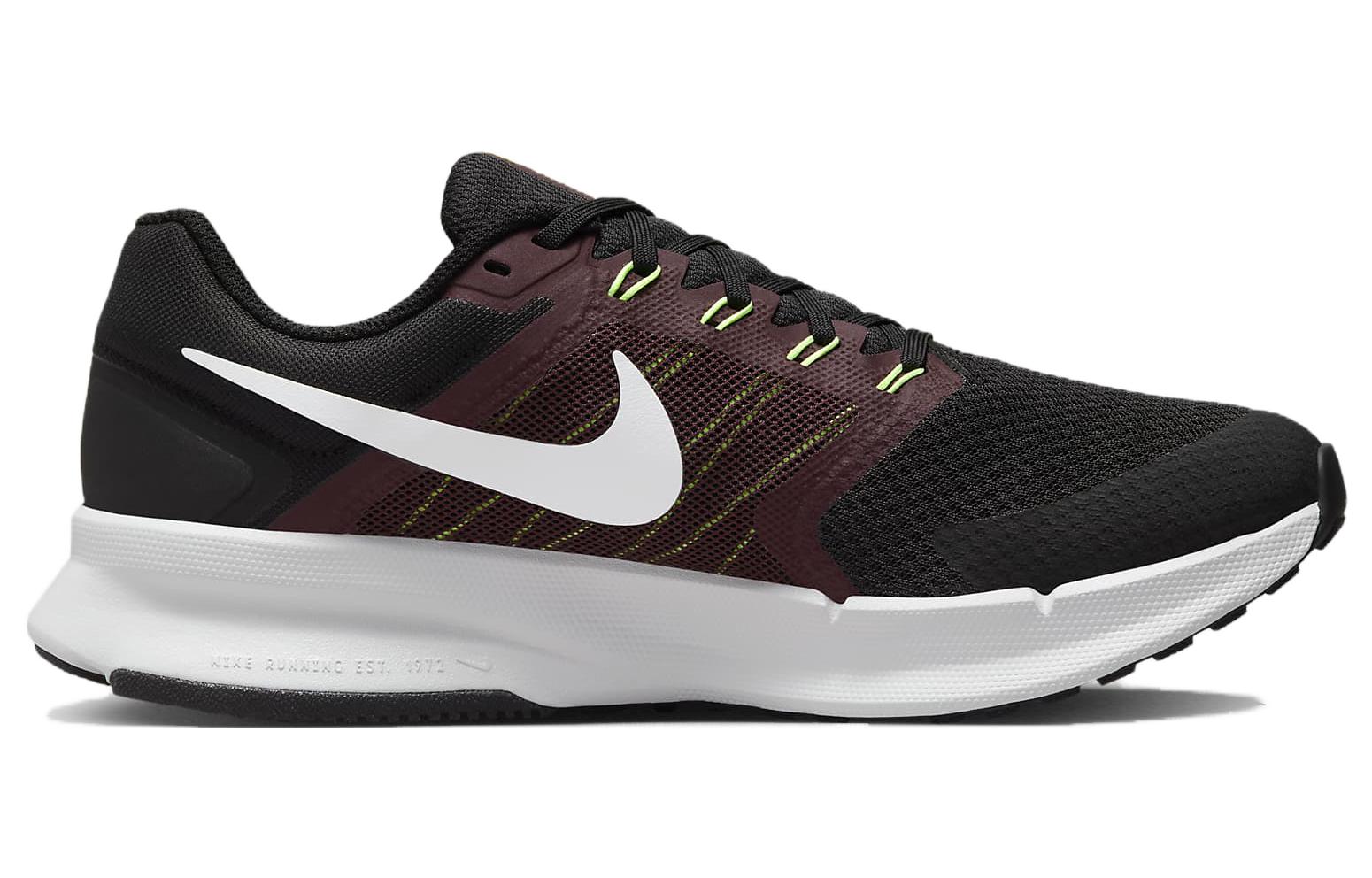 Lookbook Nike Run Swift 3 ''Zwart Bourgogne Crush'' DR2695-007
