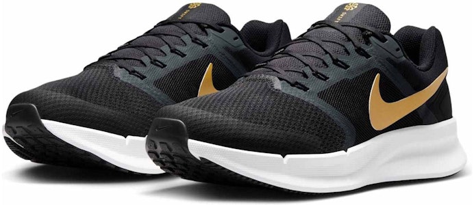 나이키 런 스위프트 3 ''블랙 메탈릭 골드'' DR2695-010 Lookbook 나이키 런 스위프트 3 ''블랙 메탈릭 골드'' DR2695-010