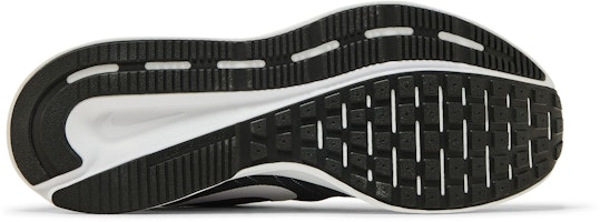 ナイキ ラン スイフト 3 ブラック/ホワイト DR2695-002 Shop ナイキ ラン スイフト 3 ブラック/ホワイト DR2695-002