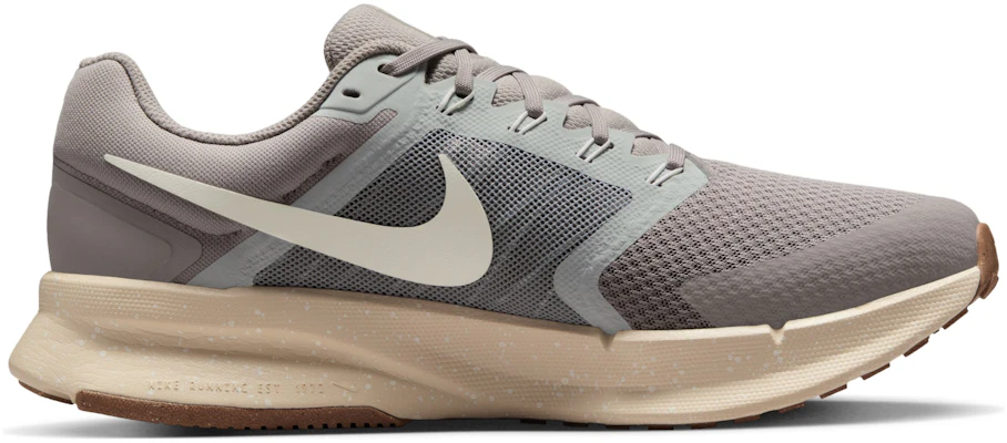 Nike Run Swift 3 '大學灰帆白' DR2695-013 Details for Nike Run Swift 3 '大學灰帆白' DR2695-013