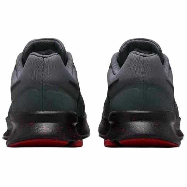 Lookbook 耐克Run Swift 3 '深灰大学红' IB3972-021