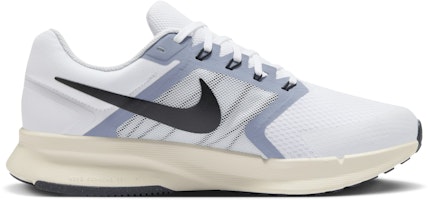 Nike Run Swift 3 ''Putih Photon Dust Hitam'' DR2695-105 Order Nike Run Swift 3 ''Putih Photon Dust Hitam'' DR2695-105