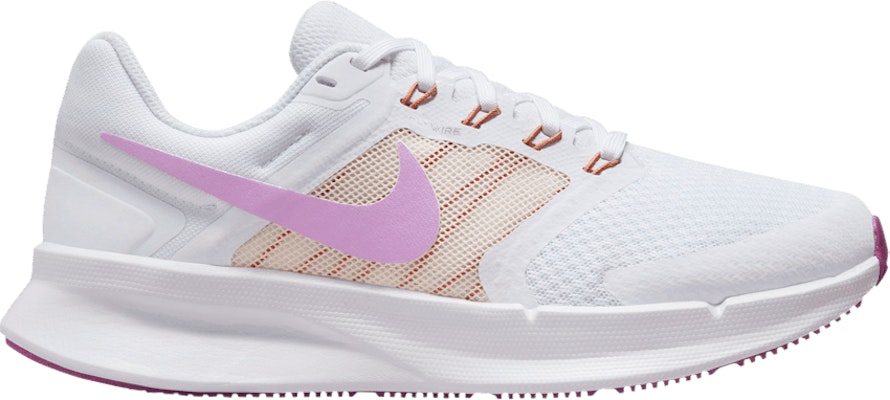 White nike 2025 run swift