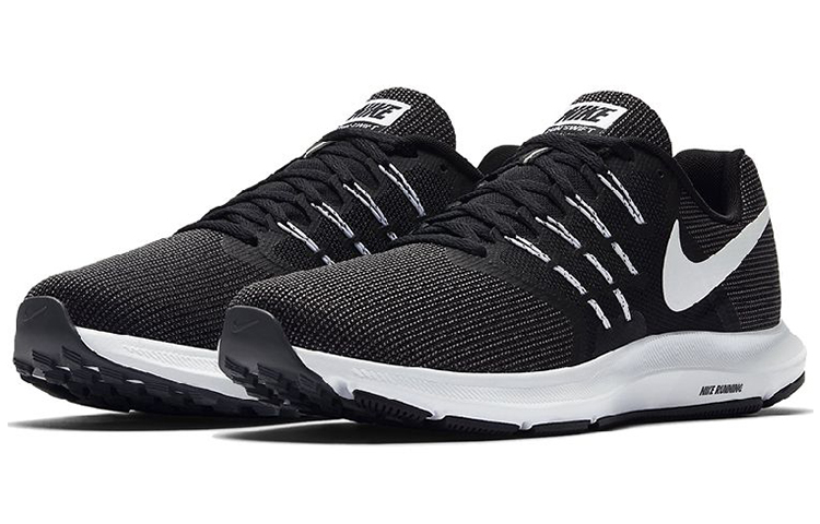 Shop 耐克 Run Swift 黑白配色 908989-001