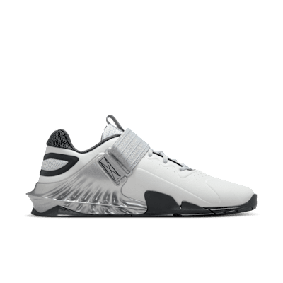 Lookbook 耐克Savaleos举重鞋 灰尘白/深灰/金属银 FZ8664-001