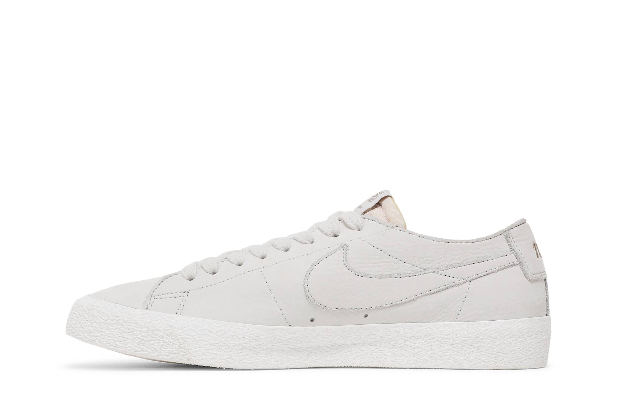 Lookbook Nike SB Blazer Low Decon 'Light Bone' Sepatu Skate Putih AA4274-001