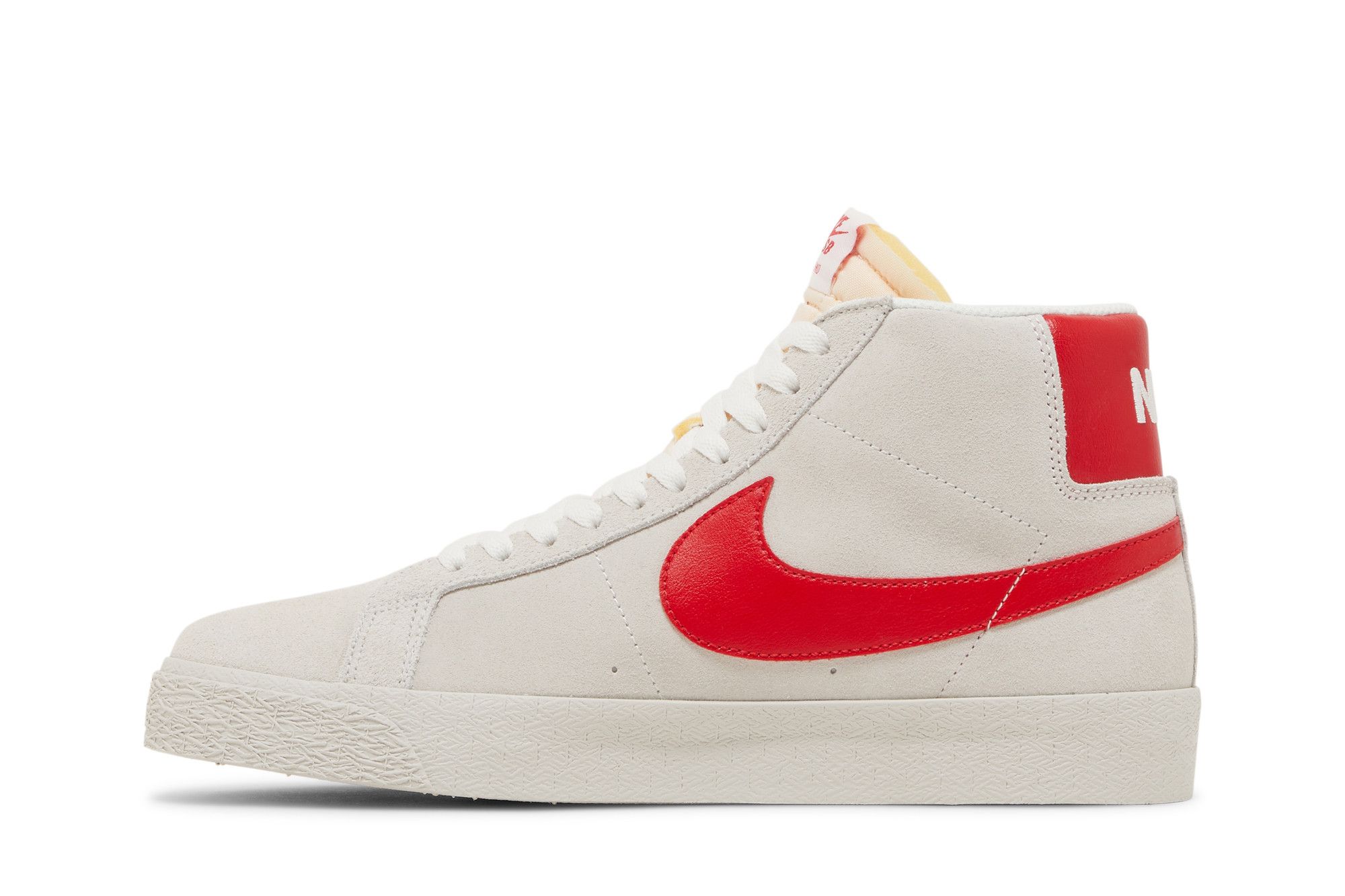 Shop 耐吉SB Blazer Zoom Mid '白色大學紅' 864349-109
