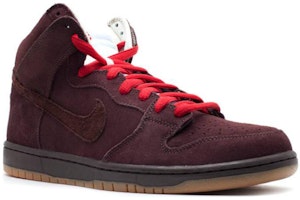 Nike SB Dunk High 'Budweiser' Sepatu Skateboard 305050-220 Lookbook Nike SB Dunk High 'Budweiser' Sepatu Skateboard 305050-220