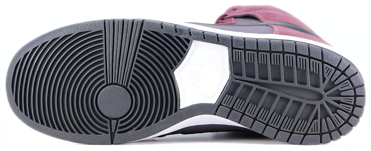 Nike SB Dunk Tinggi Pro 'Burgundy Gridiron' 305050-602 Shop Nike SB Dunk Tinggi Pro 'Burgundy Gridiron' 305050-602