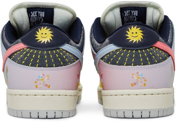 Nike SB Dunk Low 'Be True - Alternate' dalam Bahasa Melayu. DX5933-900 Details for Nike SB Dunk Low 'Be True - Alternate' dalam Bahasa Melayu. DX5933-900