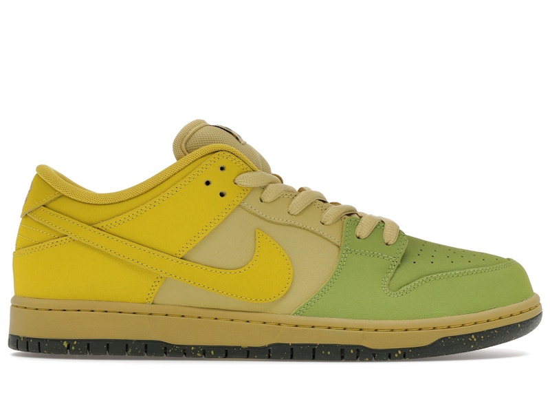 Nike SB Dunk Low 'Saffron Quartz' IO0427-300