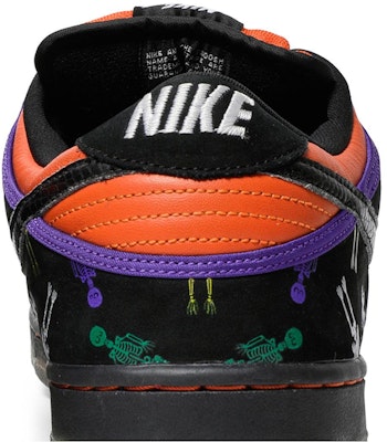Nike SB Dunk Low Premium 'Hari Orang Mati' 313170-801 Sizing Nike SB Dunk Low Premium 'Hari Orang Mati' 313170-801