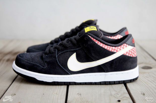 Shop Nike SB ダンク LOW プレミアム "爆竹" (Nike SB Danku LOW Puremiamu "Bakuchiku") 313170-016