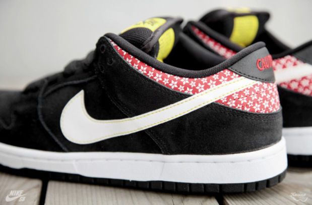 Sizing Nike SB ダンク LOW プレミアム "爆竹" (Nike SB Danku LOW Puremiamu "Bakuchiku") 313170-016
