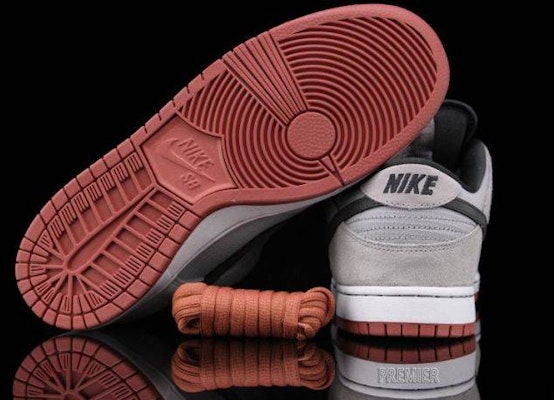 耐克SB Dunk Low Pro '烟煤红木色'篮球鞋 304292-060 Details for 耐克SB Dunk Low Pro '烟煤红木色'篮球鞋 304292-060