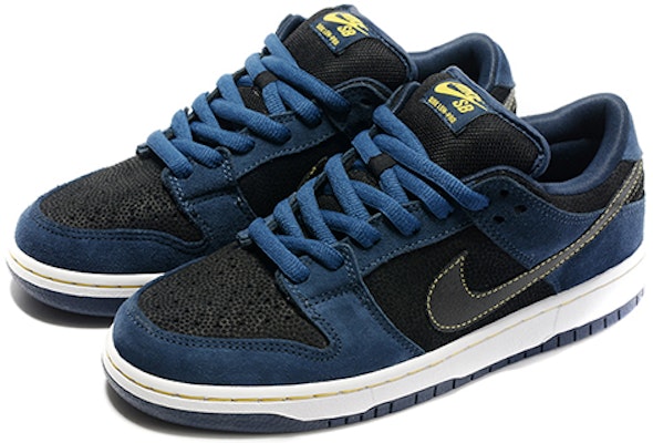 Nike SB Dunk Low Pro 'Navy Hitam Tengah Malam' 304292-408 Lookbook Nike SB Dunk Low Pro 'Navy Hitam Tengah Malam' 304292-408