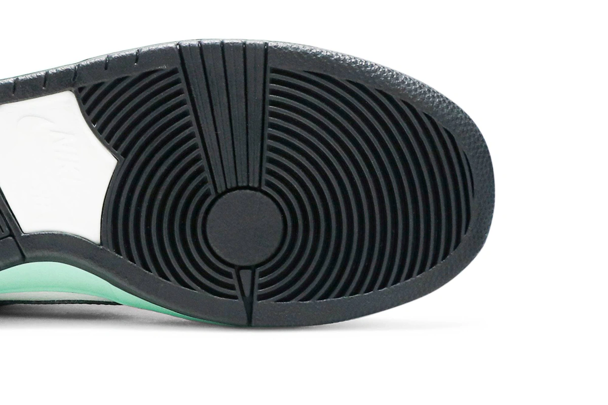 Nike SB Dunk Low Pro 'Sea Crystal' 819674-301