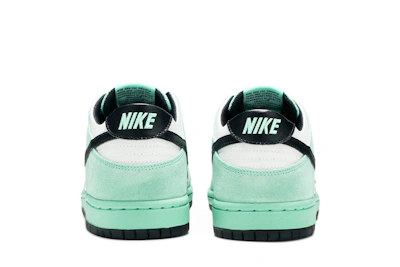 Nike SB Dunk Low Pro 'Sea Crystal' 819674-301
