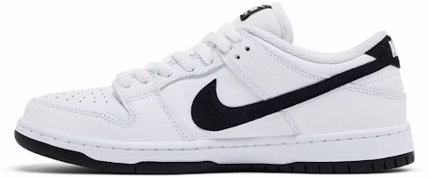 耐克SB Dunk Low Pro '黑白配色' HF3704-100 Lookbook 耐克SB Dunk Low Pro '黑白配色' HF3704-100