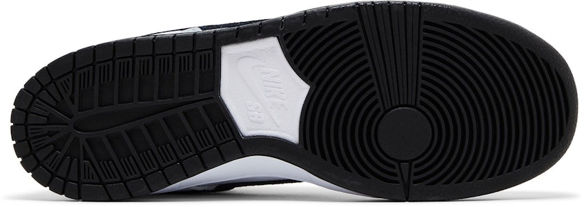 Nike SB Dunk Low Pro 'Putih Hitam' HF3704-100 Shop Nike SB Dunk Low Pro 'Putih Hitam' HF3704-100