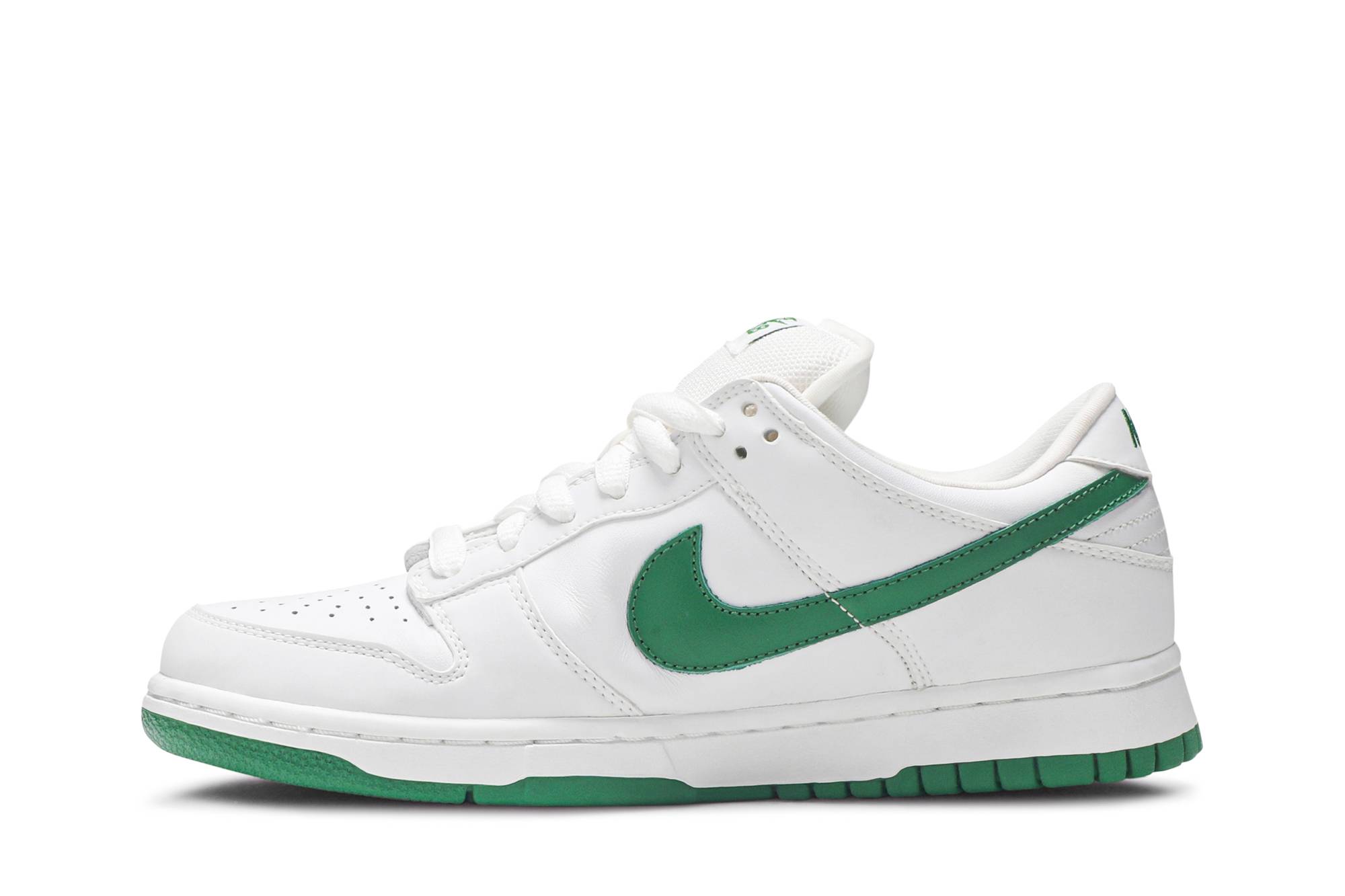 Lookbook 耐克 SB Dunk Low Pro '白色经典绿' 304292-133