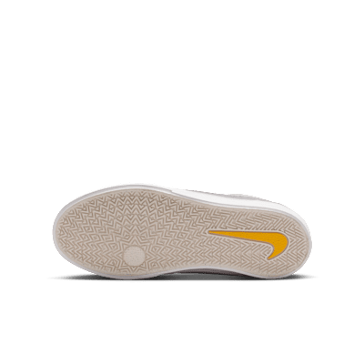 Nike SB Mallow Sneaker Platinum Tint/Wolf Gray/Summit White/University Gold 圖 2