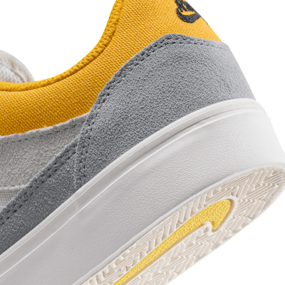 Nike SB Mallow Sneaker Platinum Tint/Wolf Gray/Summit White/University Gold 圖 8