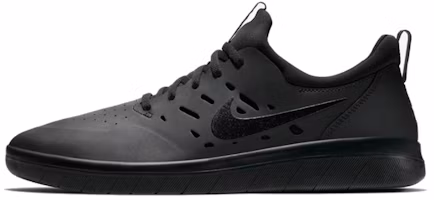 Nike SB Nyjah Free Triple Black AA4272-003 Nike SB Nyjah Free Triple Black AA4272-003