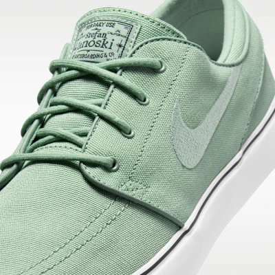 Nike SB Zoom Janoski OG+ Lona Vapor/Blanco/Marrón Claro Goma/Vapor HQ1655-002 Sizing Nike SB Zoom Janoski OG+ Lona Vapor/Blanco/Marrón Claro Goma/Vapor HQ1655-002