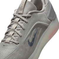 나이키 SB 줌 나이자 4 컬리지 그레이/라이트 실버/브라이트 크림슨/밍크 브라운 FQ1273-001 Sizing 나이키 SB 줌 나이자 4 컬리지 그레이/라이트 실버/브라이트 크림슨/밍크 브라운 FQ1273-001