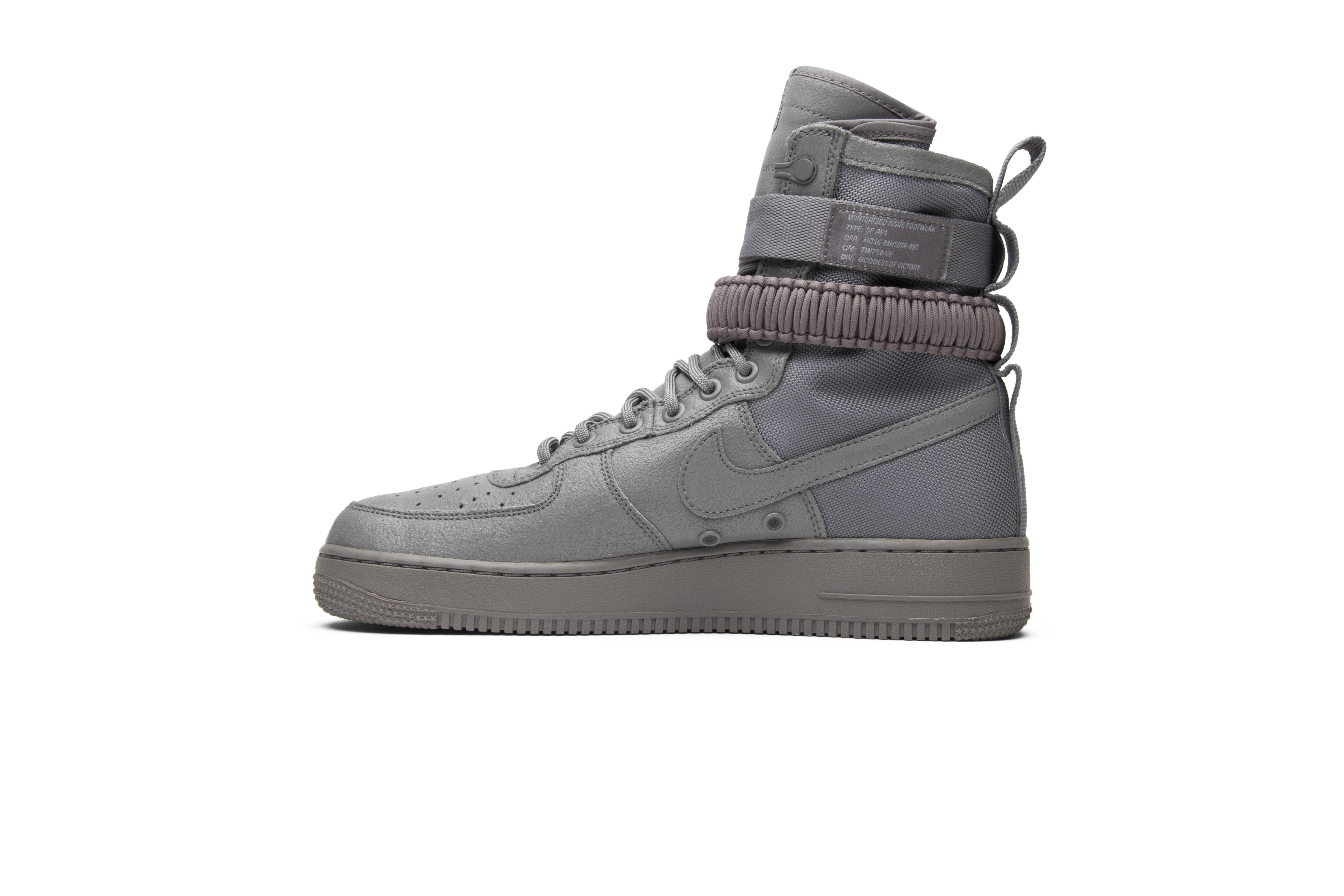 Lookbook 나이키 SF 에어포스 1 더스트 그레이 903270-001