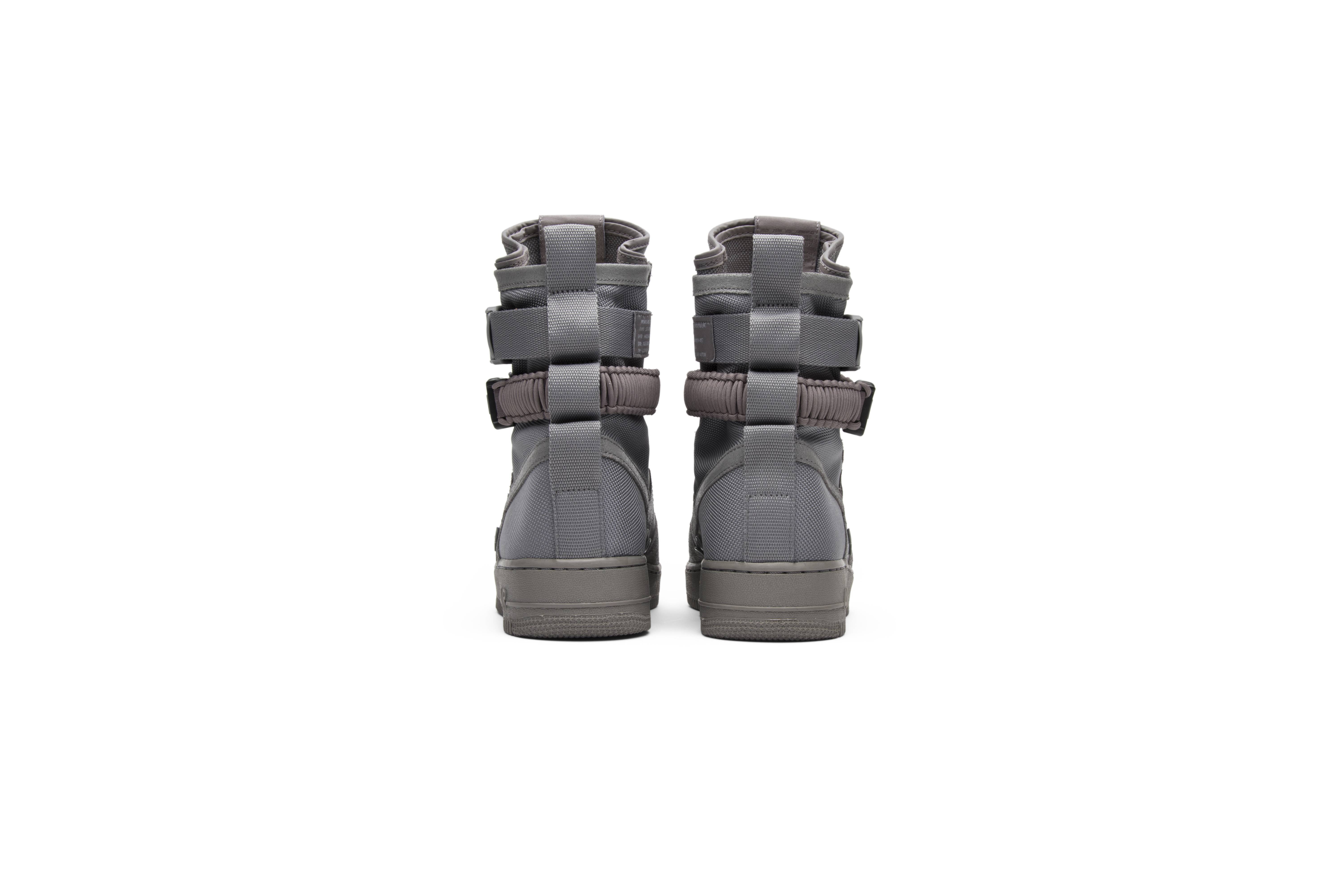 Details for 나이키 SF 에어포스 1 더스트 그레이 903270-001