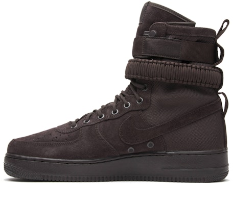 나이키 SF 에어포스 1 하이 "벨벳 브라운" 864024-203 Lookbook 나이키 SF 에어포스 1 하이 "벨벳 브라운" 864024-203