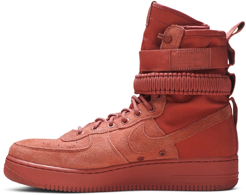 Nike SF Air Force 1 High Dusty Peach Wanita Pria Sneakers 864024-204 Lookbook Nike SF Air Force 1 High Dusty Peach Wanita Pria Sneakers 864024-204