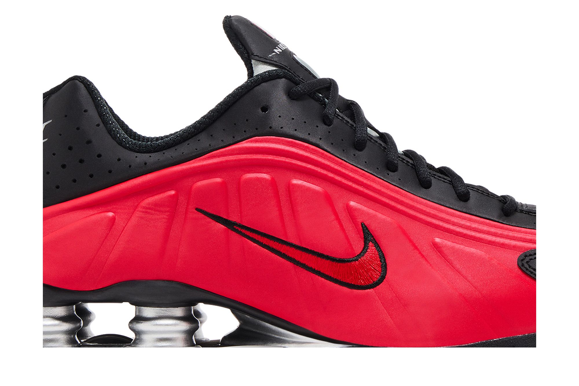 Lookbook Nike Shox R4「紅黑配色」 HQ1988-600
