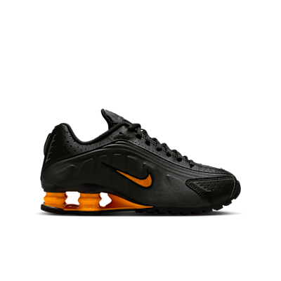 Lookbook (JR) Nike Shox R4 黑色/金屬深灰/亮橙 CW2626-007