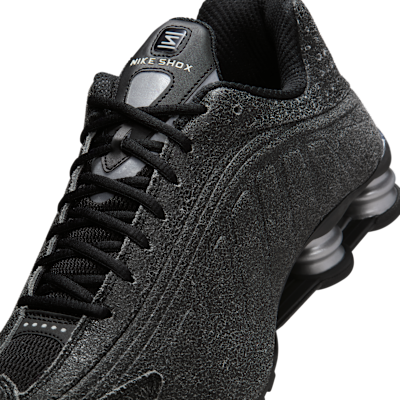 Sizing Nike Shox R4 Hitam/Kelabu Asap Cerah/Perak Metalik/Sail IO4544-002