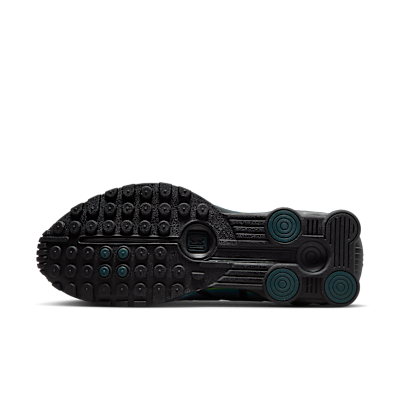 Lookbook Nike Shox R4 SE Sneakers Black/Seaweed/Light Lemon Twist/Black IM6596-001