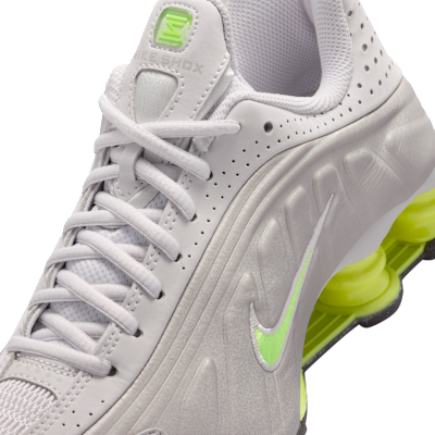 Sizing Nike Shox R4 運動鞋 大學灰/最佳灰/中灰/螢光綠 CW2626-008