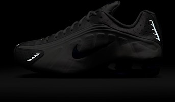 ナイキショックスR4スニーカー HQ1988-100 3