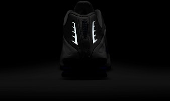 ナイキショックスR4スニーカー HQ1988-100 2