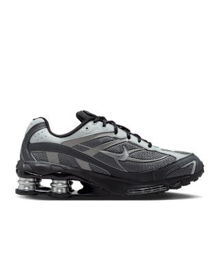 Shop Nike Shox R4 2 運動鞋 IB4470-099
