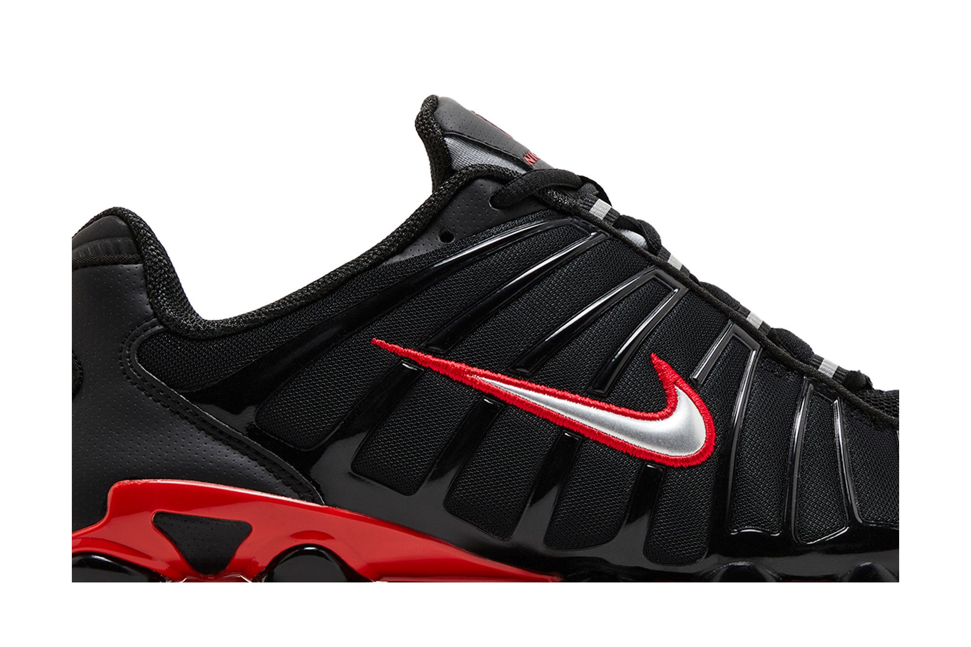 Lookbook Nike Shox TL '黑色大學紅' CN0151-003