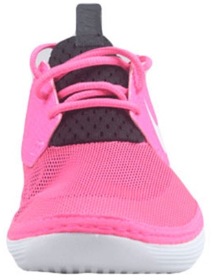 Nike Solarsoft 編織休閒鞋 粉紅色 Lookbook Nike Solarsoft 編織休閒鞋 粉紅色