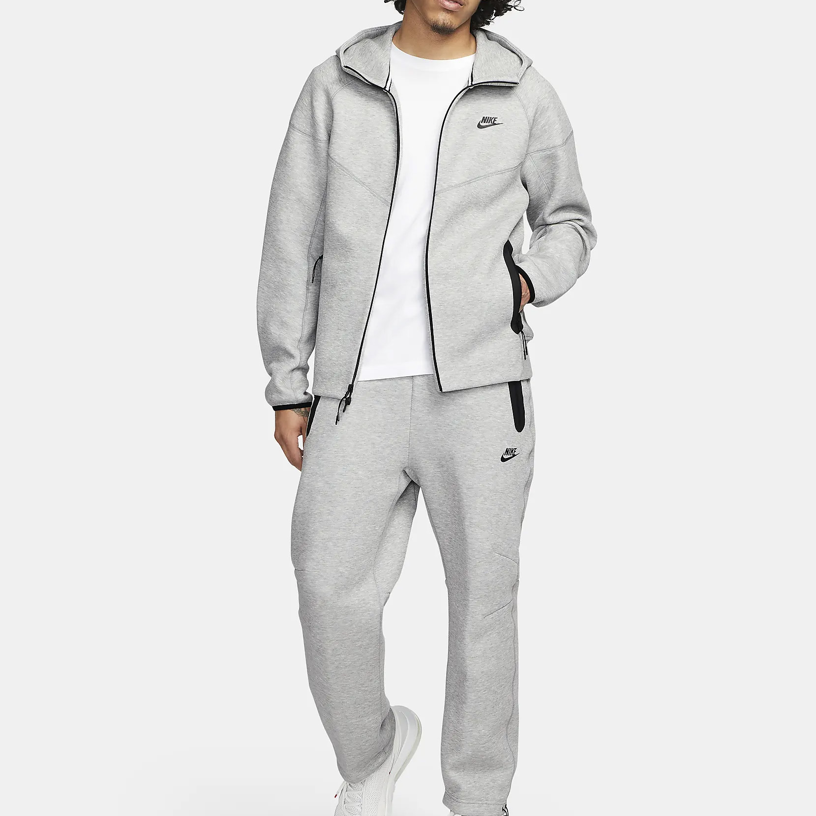 Shop Nike 經典標誌連帽外套 深灰色 FB7921-063