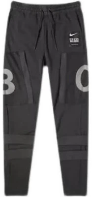 Nike 經典黑色連帽上衣與運動褲套裝 春季新款 BV7138-010 Shop Nike 經典黑色連帽上衣與運動褲套裝 春季新款 BV7138-010